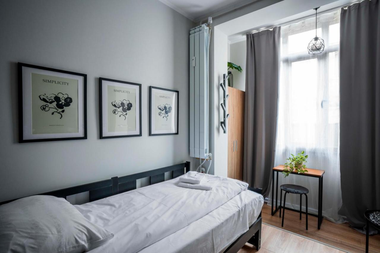 Tom Thumb & Thumbelina ~ 2 Private Rooms In Sofia Center Екстериор снимка
